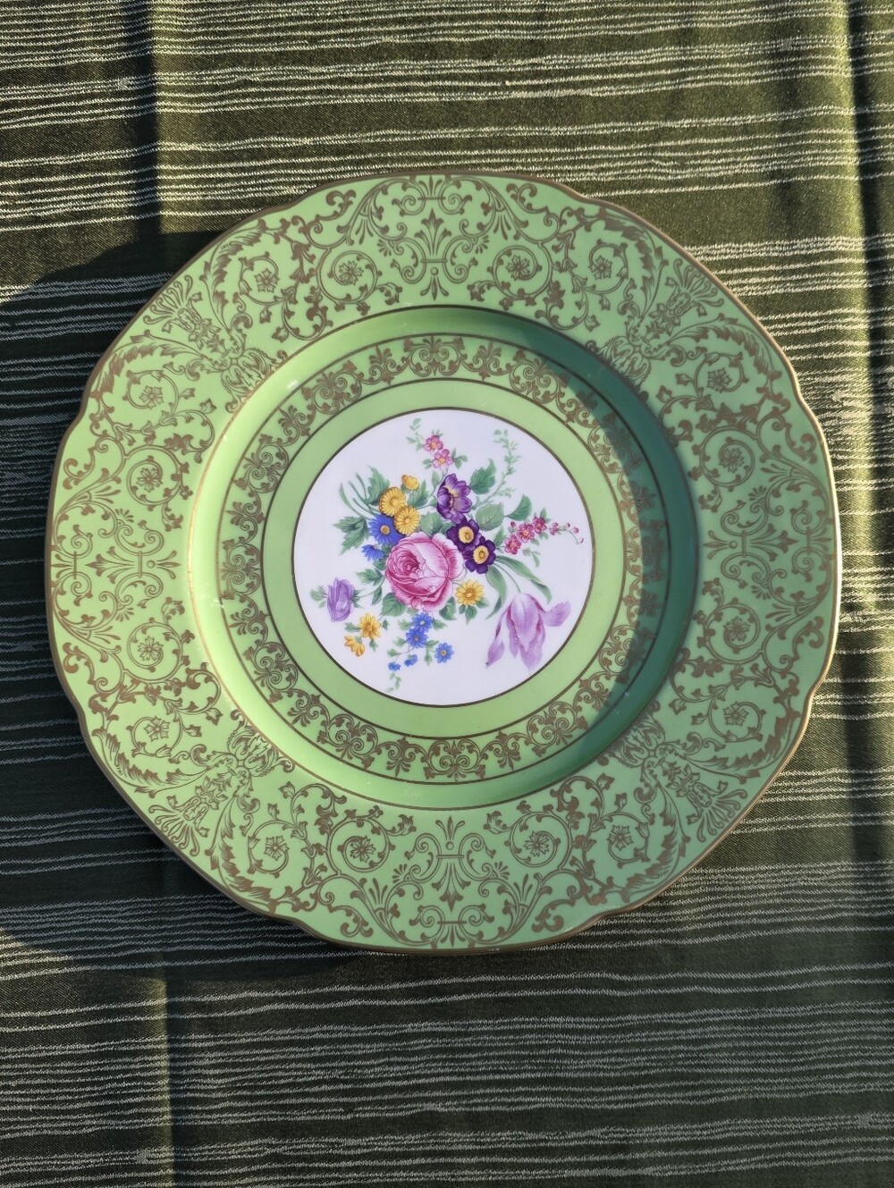 Vintage Hutschenreuther Selb Bavaria Green Gold Floral Dinner Cabinet Plate 10”